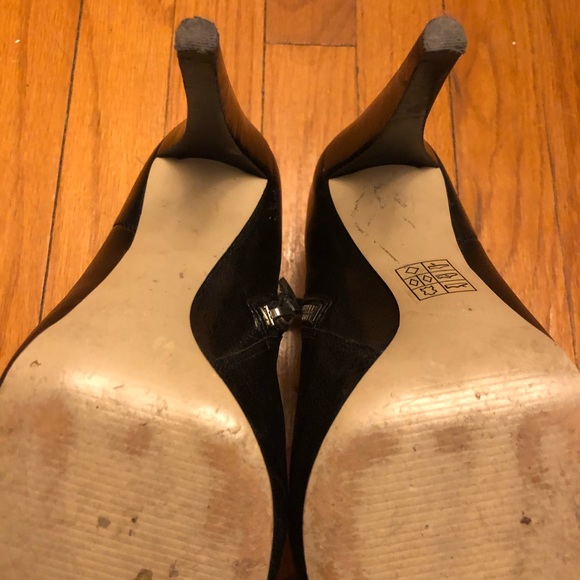 Nine West Zipper Heel - Picture 2 of 4